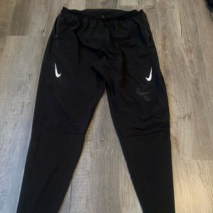 Men’s Nike vapor joggers
